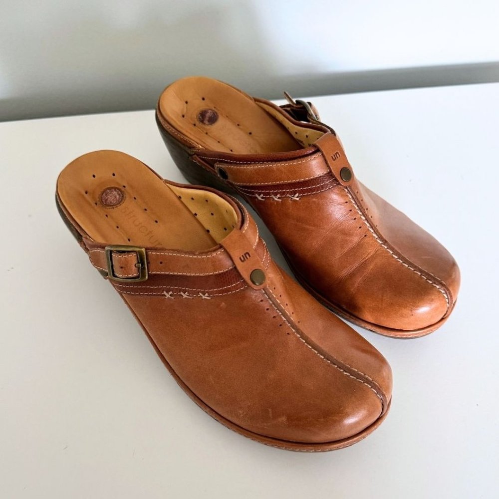 Brown Leather Clogs With Convertible Straps | US 9.5